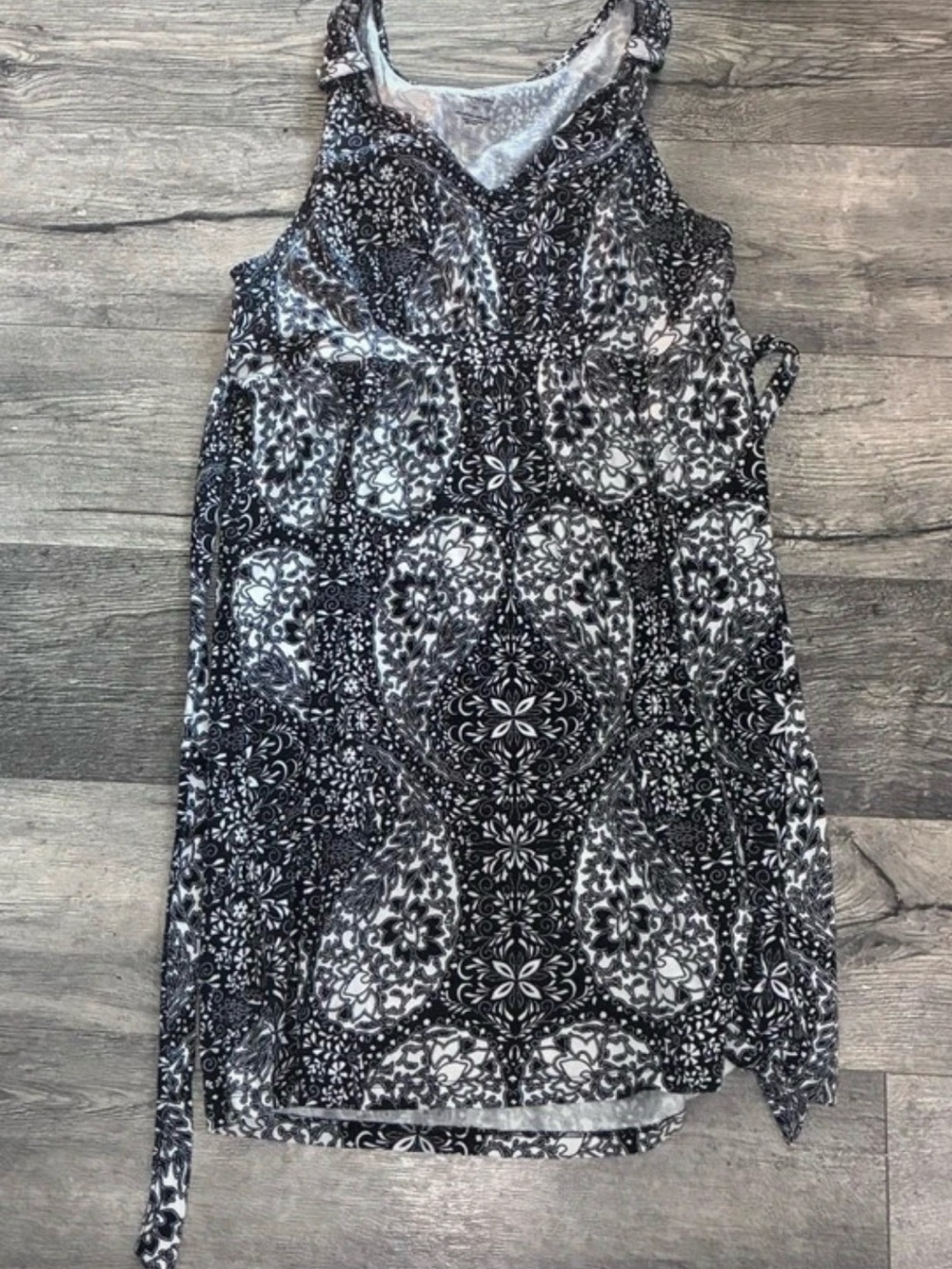 Black & White Patterned Women’s dress with tie back